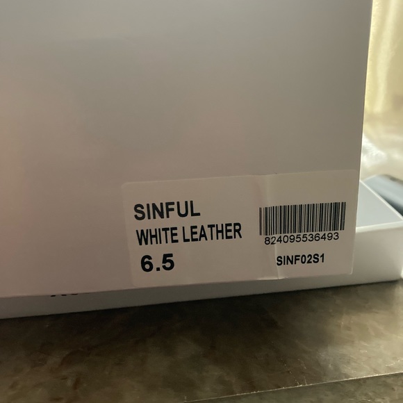 New Steve Madden shoes. Never been used before, in perfectly good shape - Picture 5 of 5